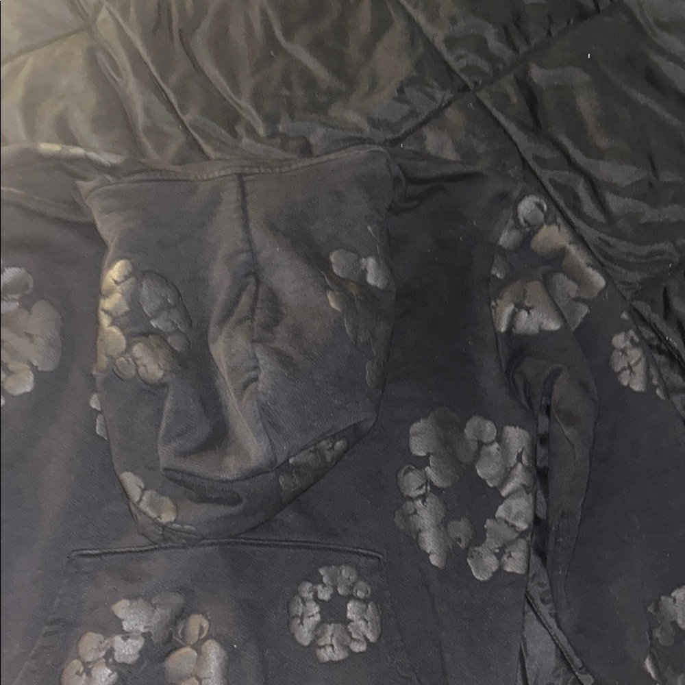 Stylish Black Patterned Puffer Jacket - image 4